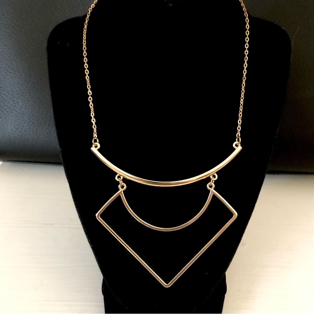 NEW Gold Dramatic Bold Statement Necklace